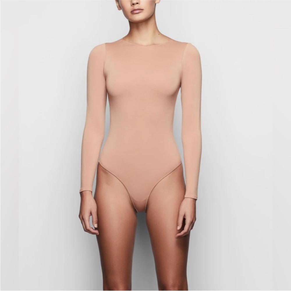 Skims Essential Crew Neck Long Sleeve Bodysuit in Sienna - Size Small/Medium